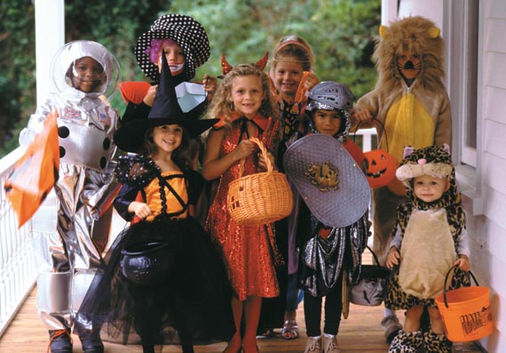 Halloween.jpg kids in costumes - Square Cow Moovers