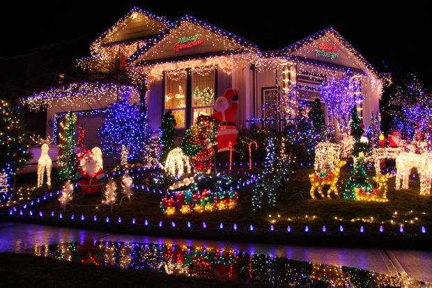 Best Phoenix Neighborhoods for Holiday Lights - Square Cow Moovers